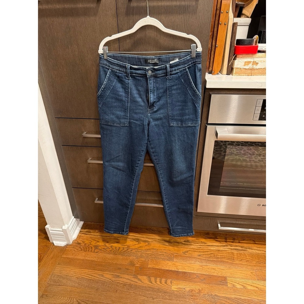 Judy Blue brand medium wash high-waisted denim jeans jogger women's 11